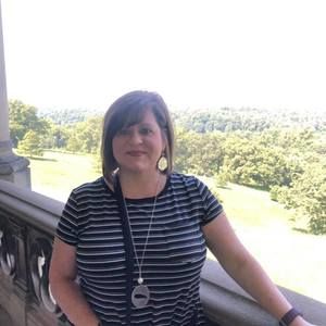 Meet your Posher, Leona